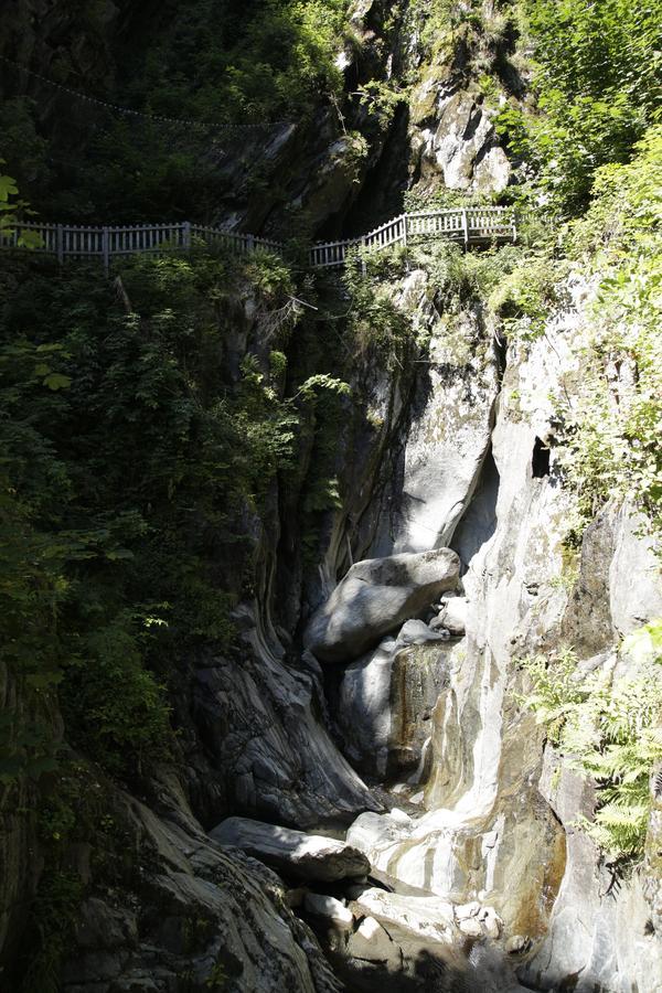 Lieu Secret Dans Les Alpes Suisses Villa Le Tretien Exterior foto