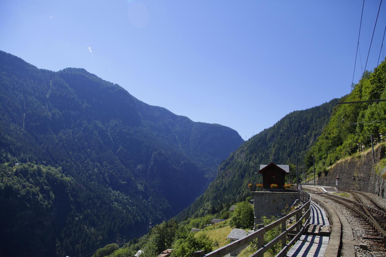 Lieu Secret Dans Les Alpes Suisses Villa Le Tretien Exterior foto